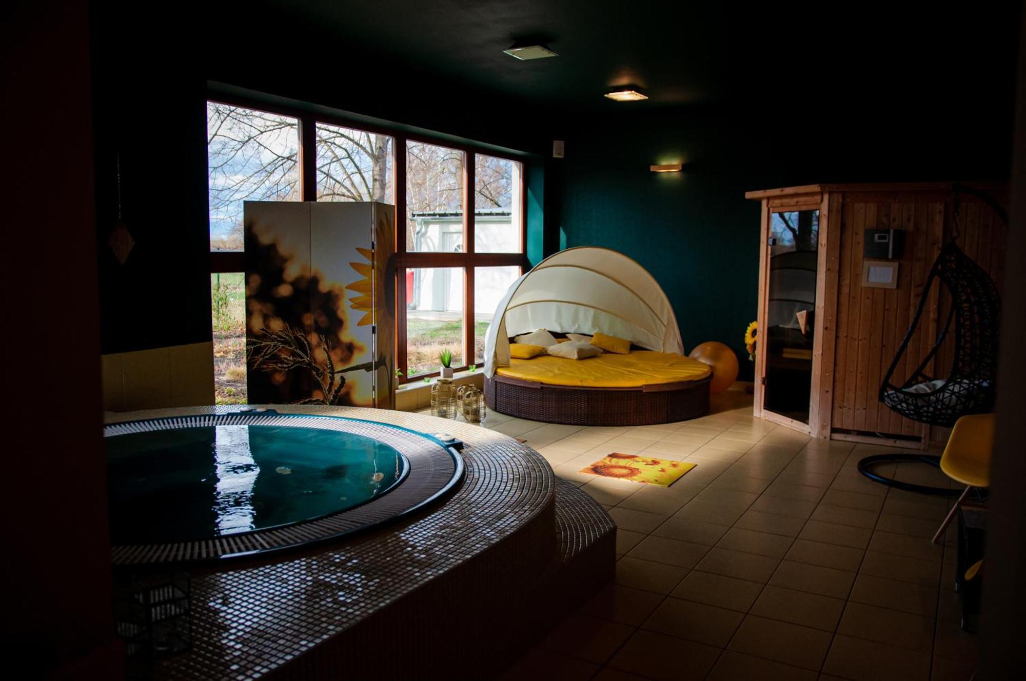 Design Hotel Romantick Třeboň Buitenkant foto